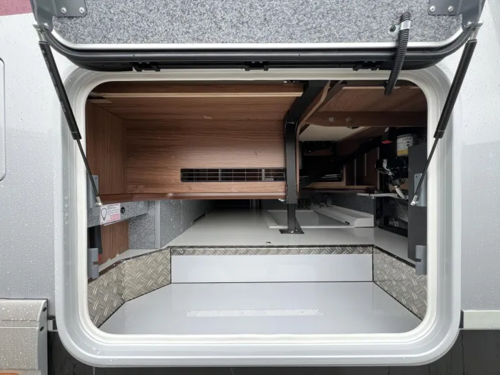 Fahrzeugbild Carthago chic e-line I 50 LE DA Mercedes (341) #41