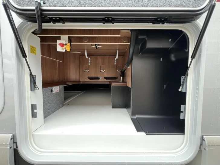 Fahrzeugbild Carthago chic e-line I 50 LE DA Mercedes (341) #43