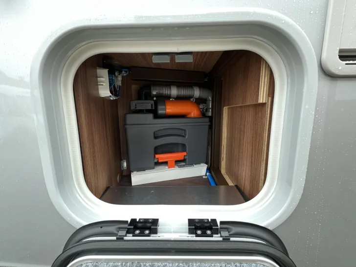 Fahrzeugbild Carthago chic e-line I 50 LE DA Mercedes (341) #46