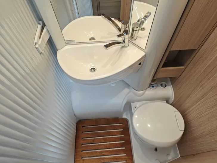 Fahrzeugbild Sunlight Adventure V 66 #15