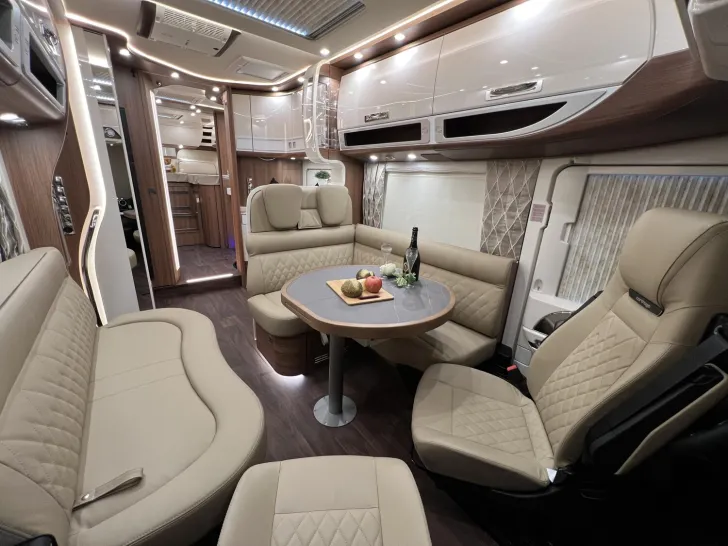 Fahrzeugbild Carthago chic e-line I 61 XL LE Mercedes (334) #17