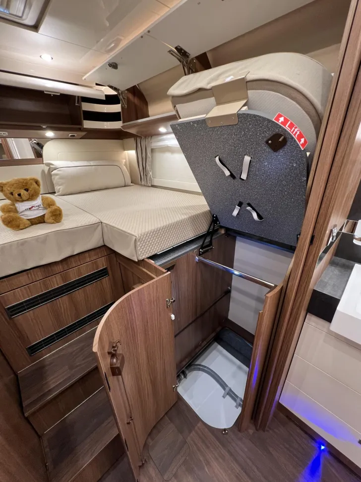 Fahrzeugbild Carthago chic e-line I 61 XL LE Mercedes (334) #29