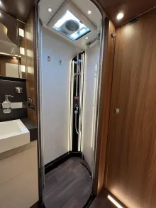 Fahrzeugbild Carthago chic e-line I 61 XL LE Mercedes (334) #35