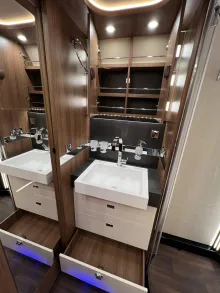 Fahrzeugbild Carthago chic e-line I 61 XL LE Mercedes (334) #36