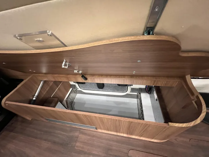 Fahrzeugbild Carthago chic e-line I 61 XL LE Mercedes (334) #38