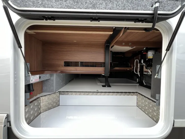 Fahrzeugbild Carthago chic e-line I 61 XL LE Mercedes (334) #45
