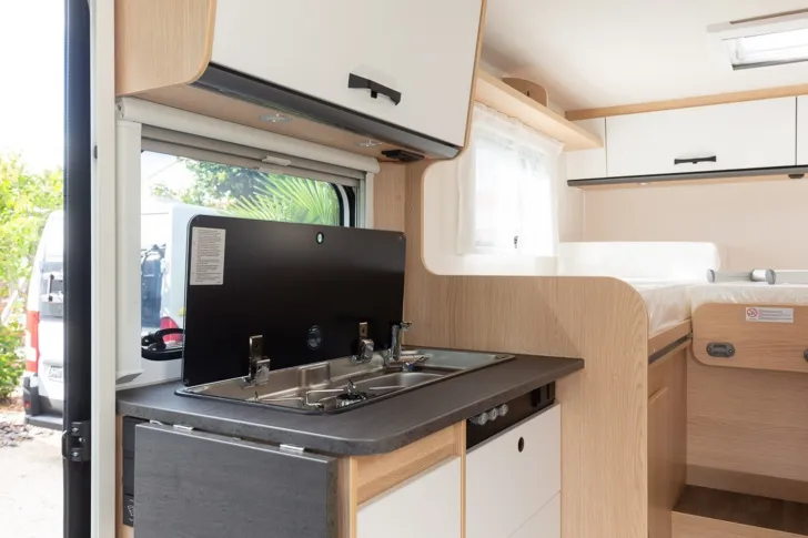 Fahrzeugbild Sunlight Adventure V 67S Inkl. 100 WP Solaranlage #10