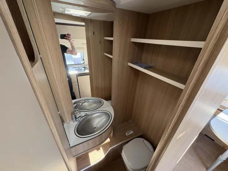 Fahrzeugbild LMC Sassino 460 E Junger Gebrauchter! #17