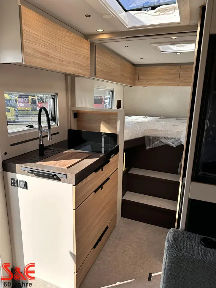 Fahrzeugbild Bürstner Signature SFT 7.1 #6