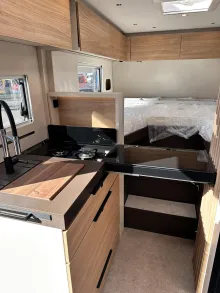 Fahrzeugbild Bürstner Signature SFT 7.1 #10