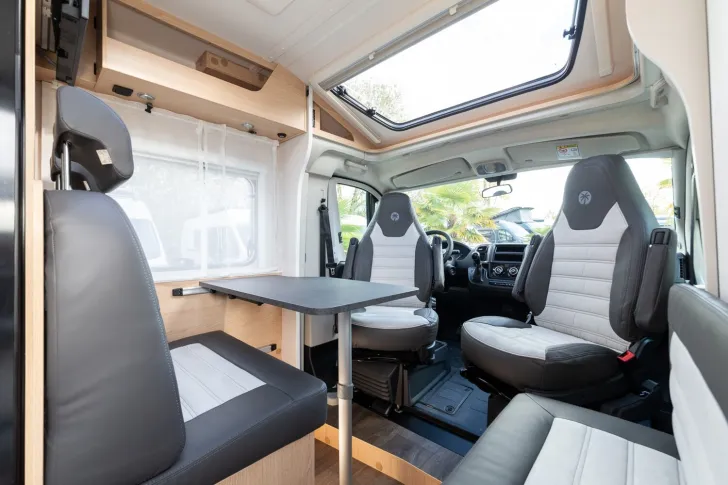 Fahrzeugbild Sunlight Adventure V 67S Inkl. 100 WP Solaranlage #5