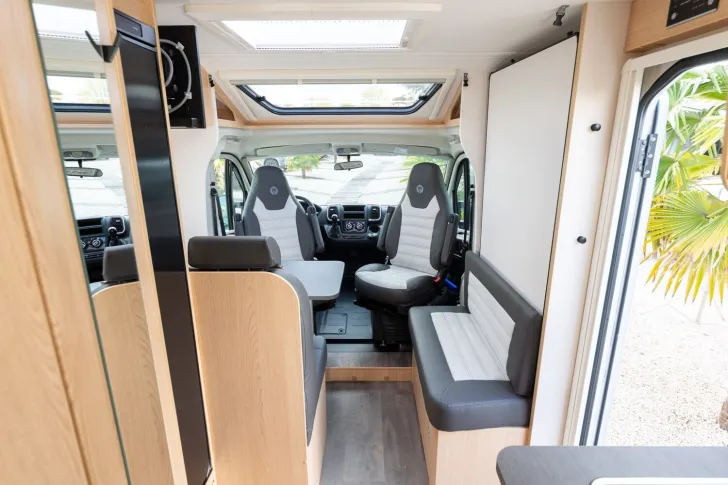 Fahrzeugbild Sunlight Adventure V 67S Inkl. 100 WP Solaranlage #17