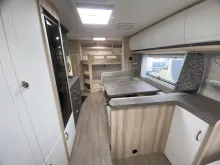 Fahrzeugbild Hobby De Luxe 560 KMFe 2025 - Festtoiltte #12
