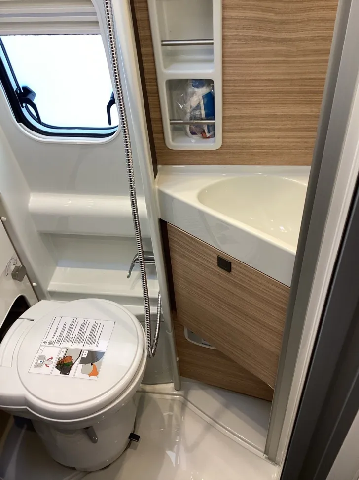 Fahrzeugbild Malibu Van charming coupé 640 LE RB Stilwelt lucca #16