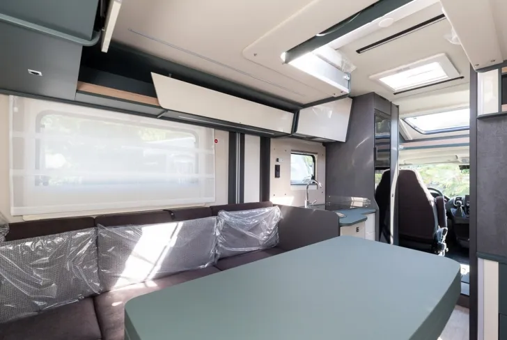 Fahrzeugbild Laika Kosmo L 105 // 104.192  Listenpreis #9