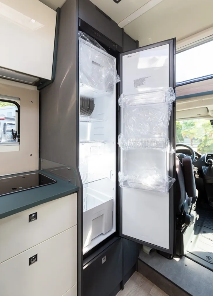 Fahrzeugbild Laika Kosmo L 105 // 104.192  Listenpreis #13