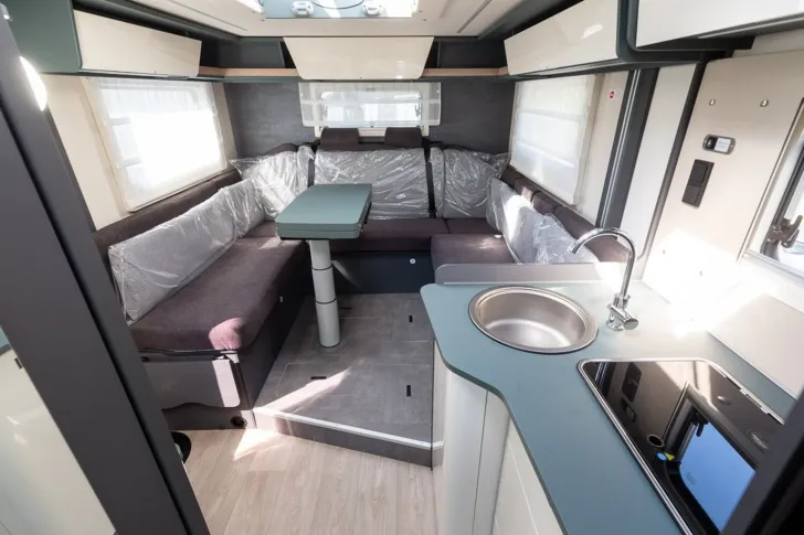 Fahrzeugbild Laika Kosmo L 105 // 104.192  Listenpreis #17