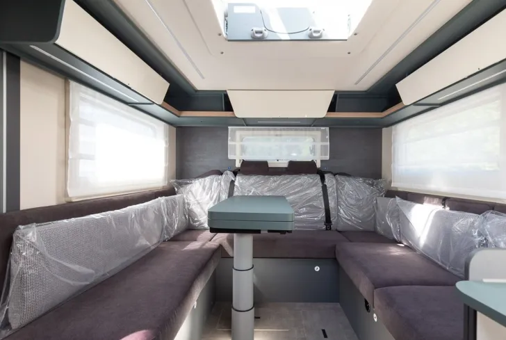 Fahrzeugbild Laika Kosmo L 105 // 104.192  Listenpreis #18