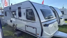 Seitlich Knaus Südwind 580 QS Black Selection