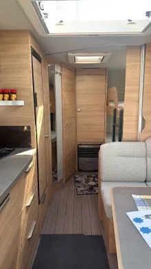 Sicht vorne-hinten Knaus Südwind 580 QS Black Selection