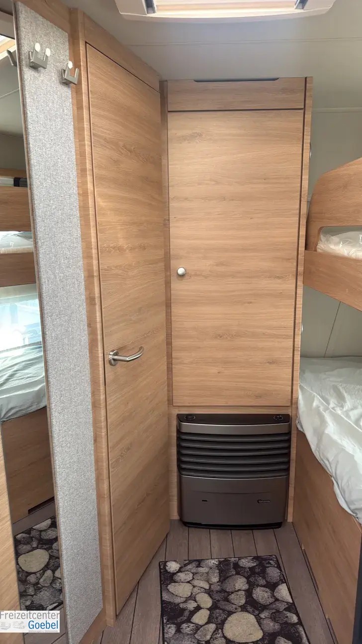 Etagenbetten Knaus Südwind 580 QS Black Selection