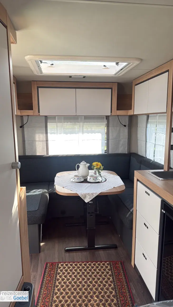 Sicht vorne-hinten Knaus Sport 450 FU