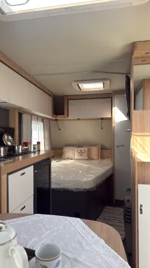 Sicht vorne-hinten Knaus Sport 450 FU