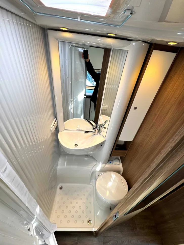 Fahrzeugbild Carado V 347 pro+|SafetyPaket|Solaranlage|TV Pake #19