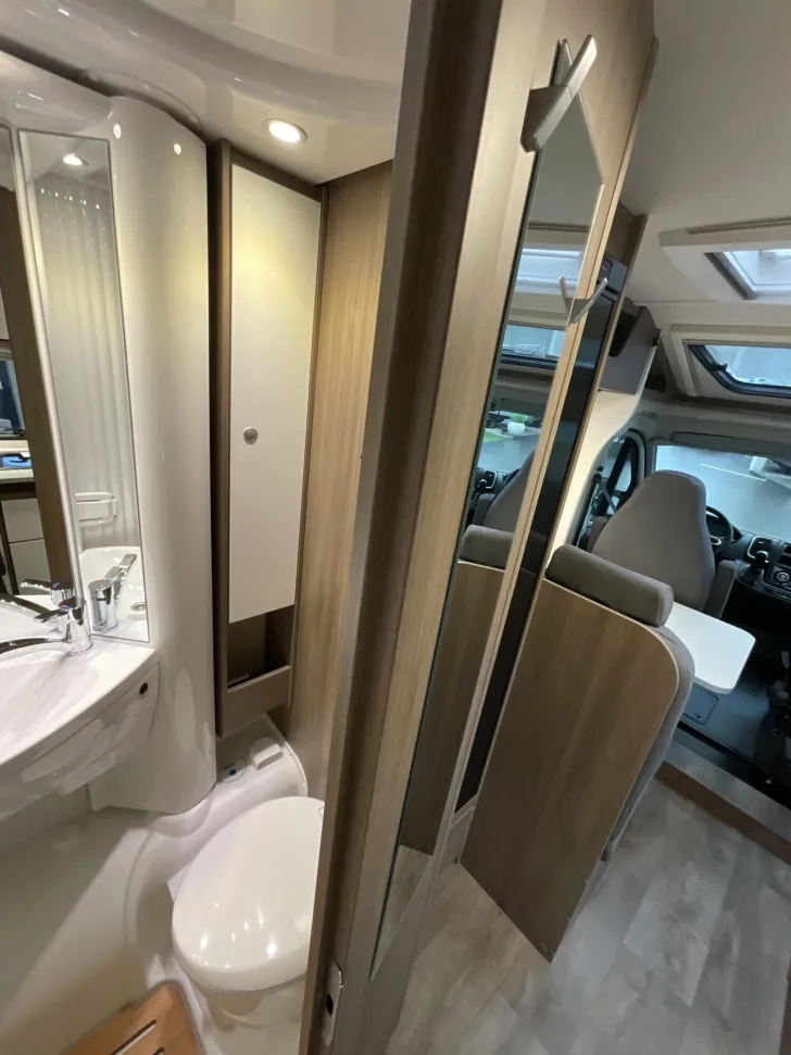 Fahrzeugbild Carado V 347 #19