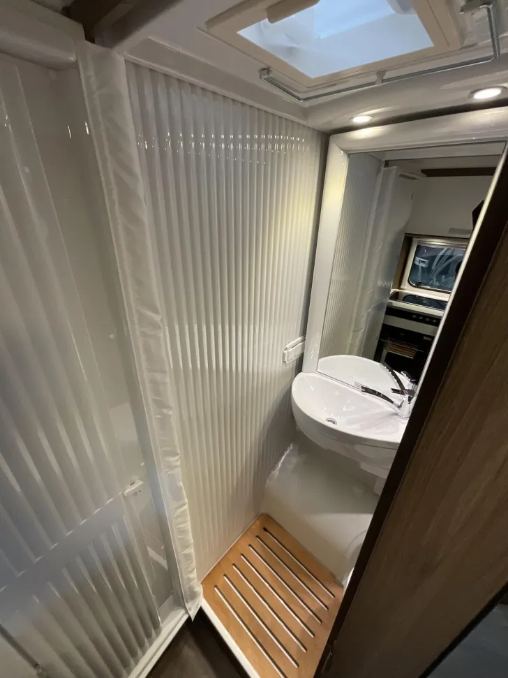 Fahrzeugbild Carado V 347 #20