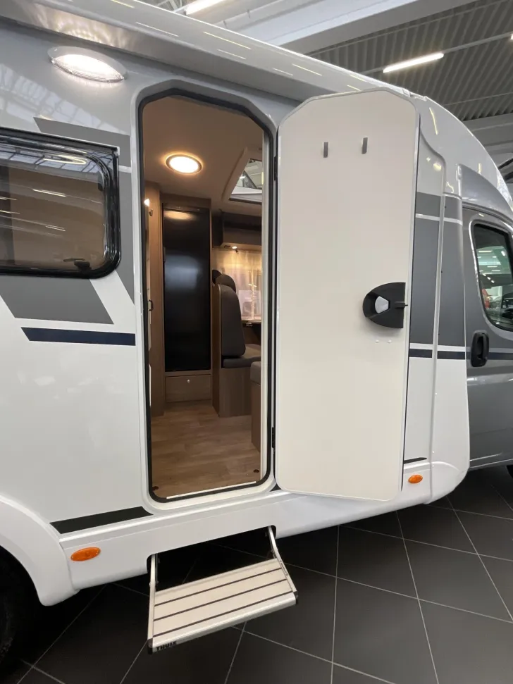 Fahrzeugbild Carado V 347 #5