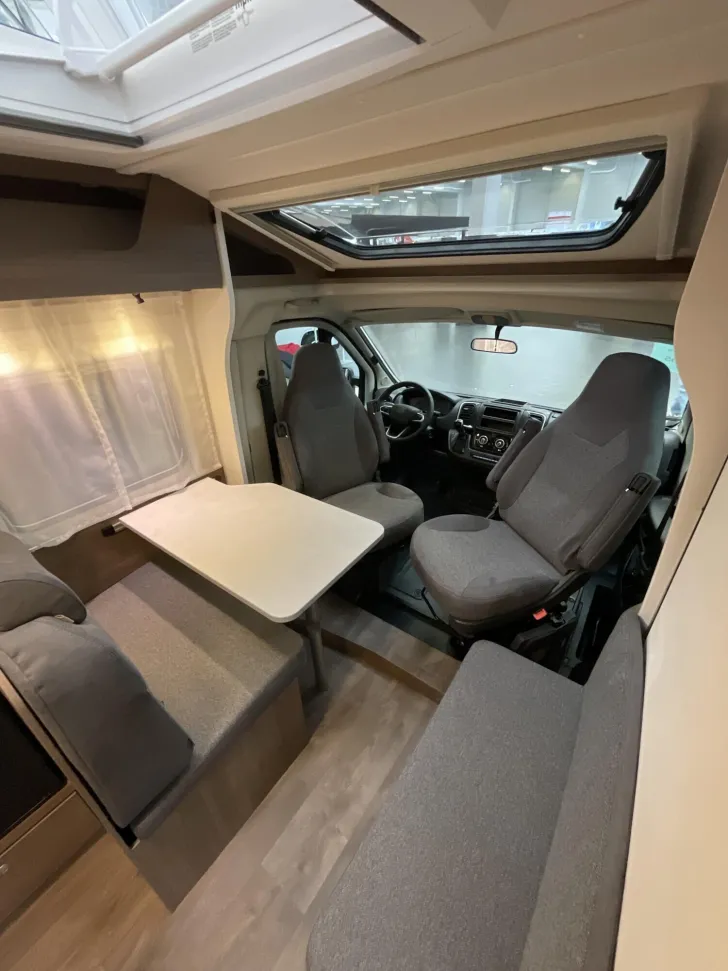 Fahrzeugbild Carado V 347 #14