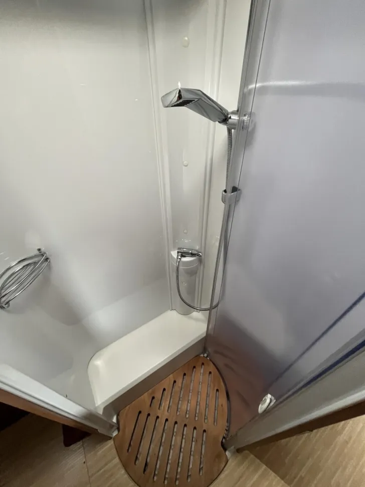 Fahrzeugbild LMC Breezer H 730 Black Selection #10