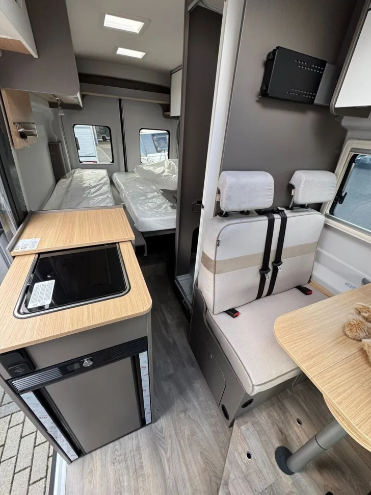 Fahrzeugbild LMC Innovan Ford 592 #15