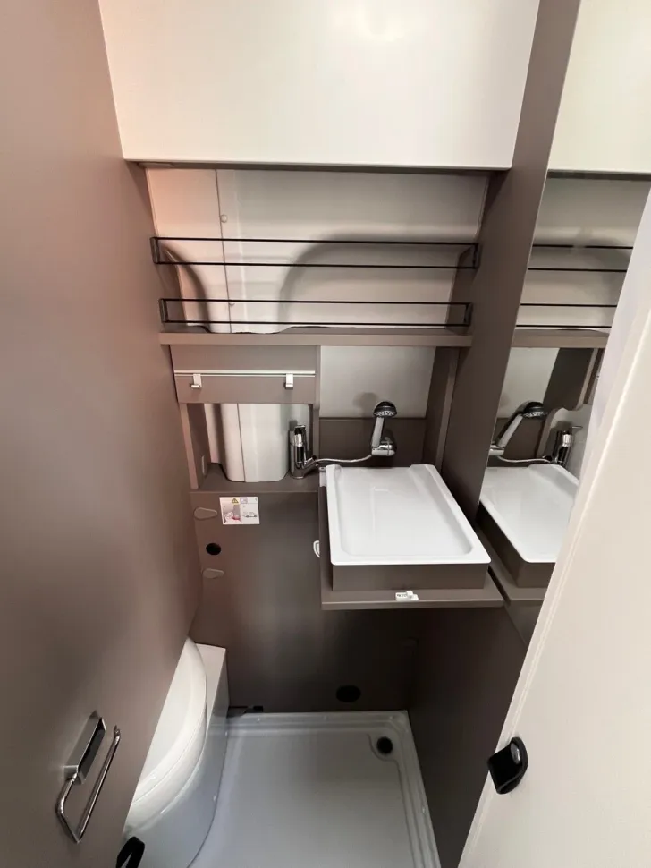 Fahrzeugbild LMC Innovan Ford 592 #7