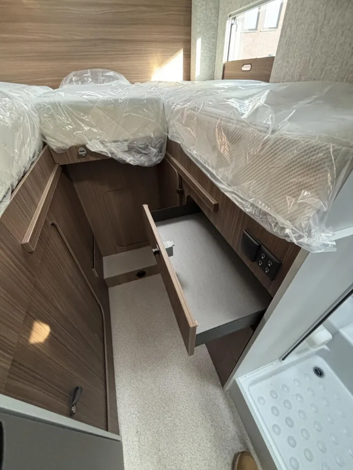 Fahrzeugbild LMC Cruiser 750 EL #22