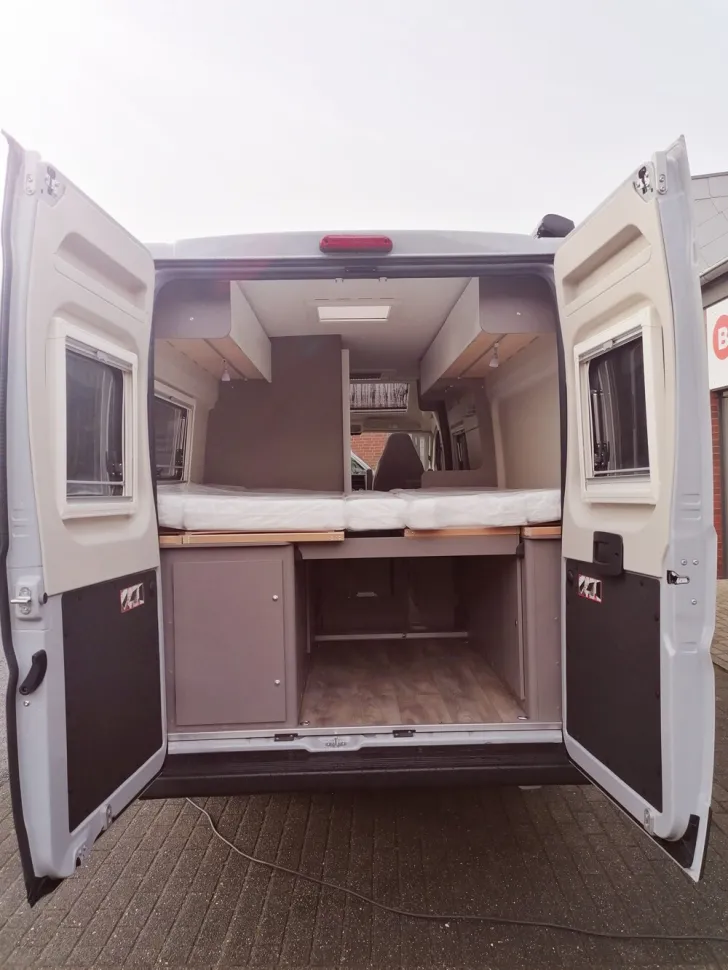 Fahrzeugbild LMC Innovan 640 #6