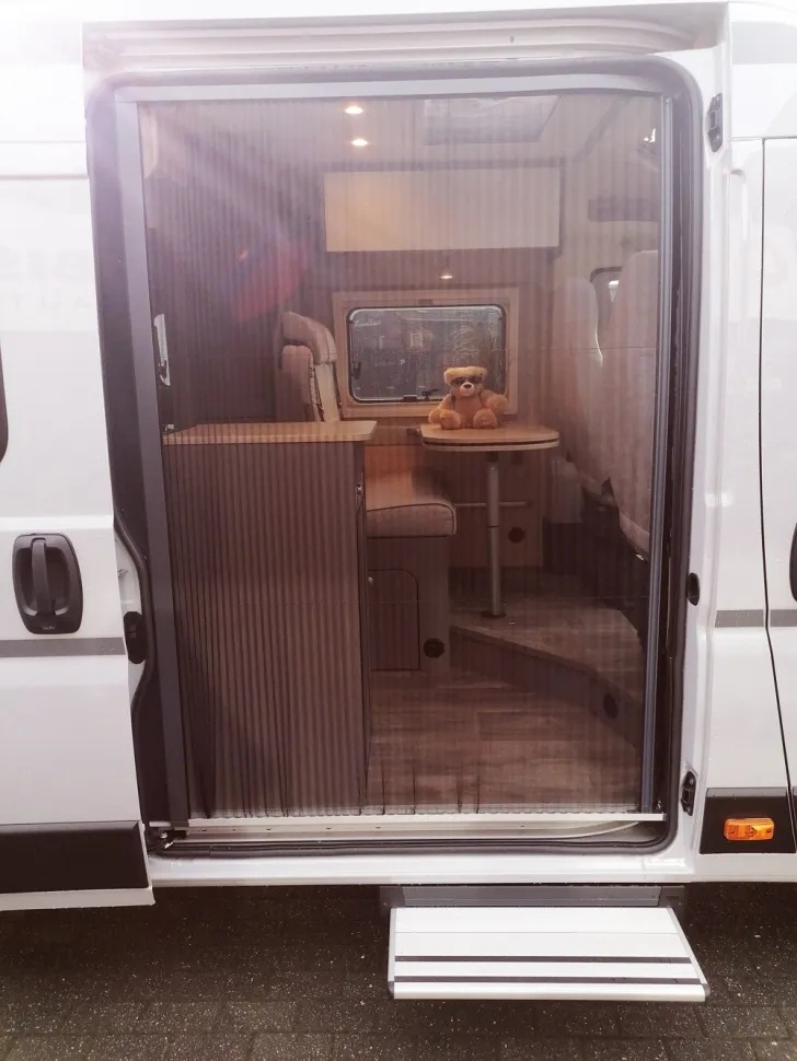 Fahrzeugbild LMC Innovan 640 #7