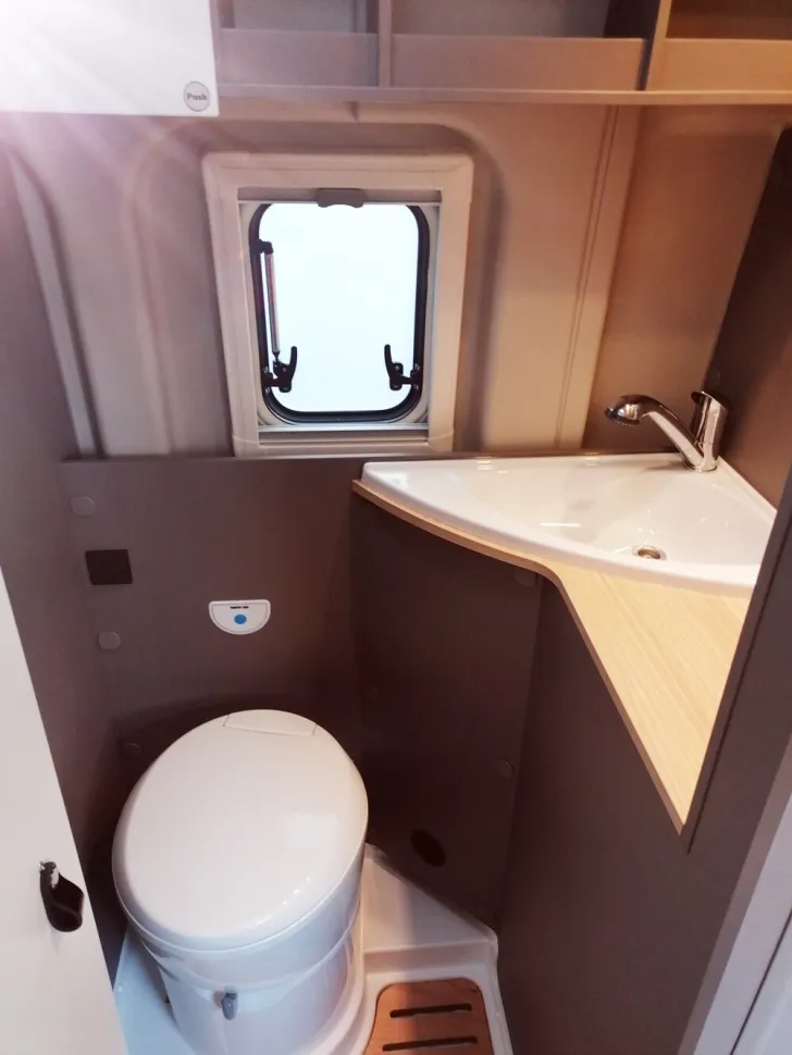 Fahrzeugbild LMC Innovan 640 #15
