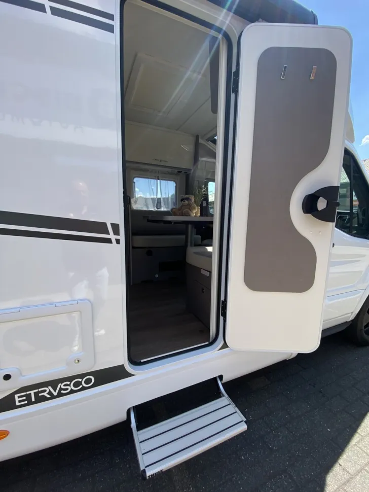 Fahrzeugbild Etrusco V Ford 6.8 SCF #9