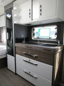 Fahrzeugbild Hobby Excellent Edition 495 UL #12