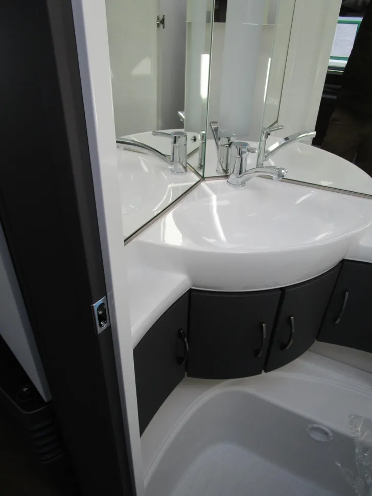 Fahrzeugbild Hobby Excellent Edition 495 UL #15