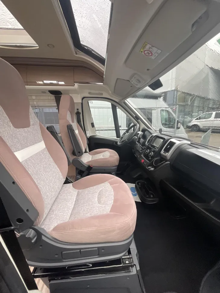 Fahrzeugbild Malibu Van charming 600 #8