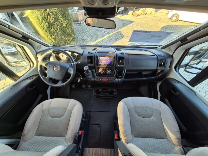 Fahrzeugbild Malibu T 460 LE #10