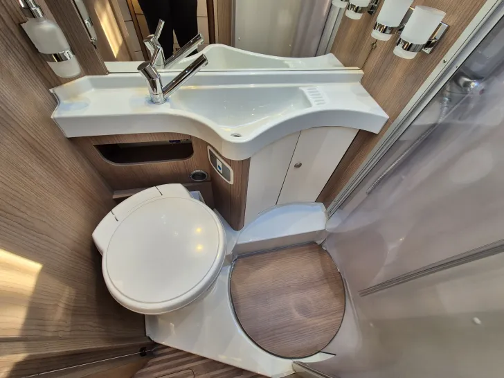 Fahrzeugbild Malibu T 460 LE #24