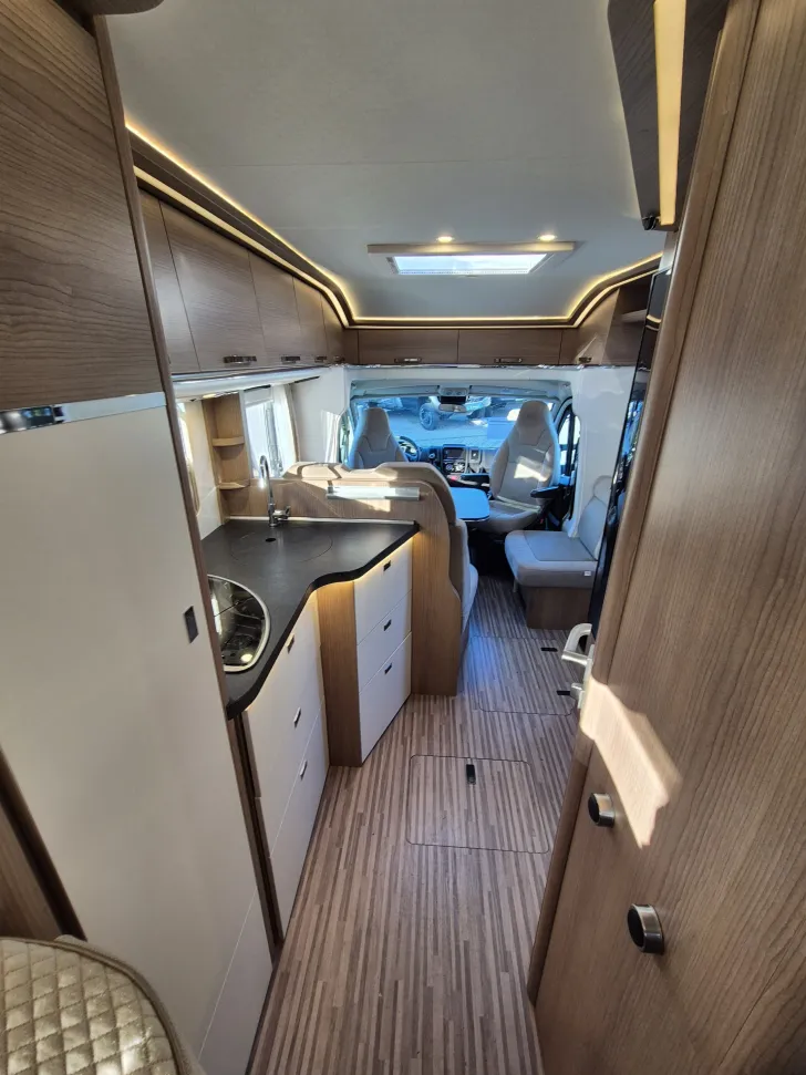 Fahrzeugbild Malibu T 460 LE #31