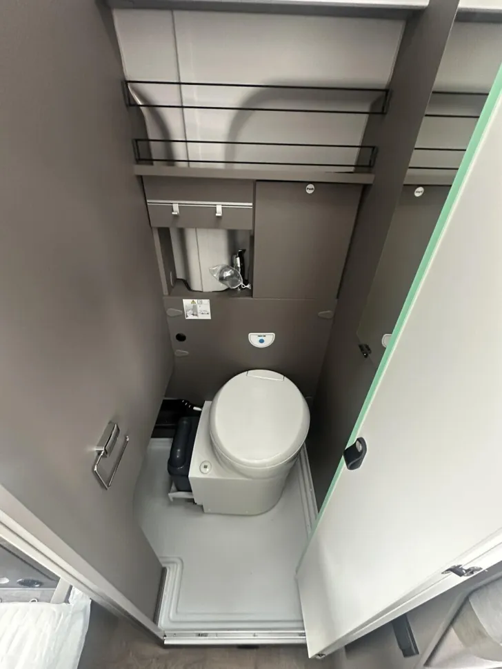 Fahrzeugbild LMC Innovan Ford 592 #11