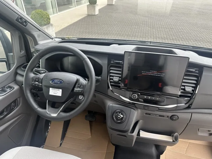 Fahrzeugbild LMC Innovan Ford 592 #13