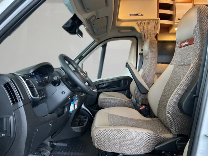 Fahrzeugbild Carthago chic c-line T  4.9 LE #7
