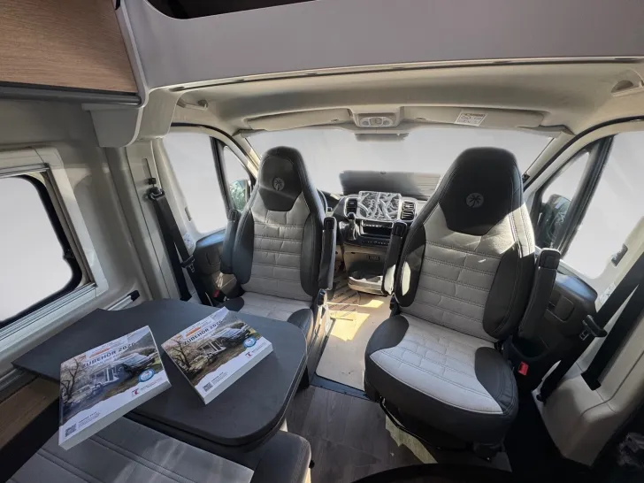 Fahrzeugbild Sunlight Adventure Cliff 602 Keep on Rolling Aktion #11